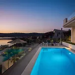 Beachfront Mila M With Pool Villa Vinišće