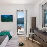 Beachfront Mila M With Pool Villa Vinišće