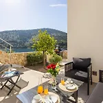 Villa Beachfront Mila M With Pool Vinišće