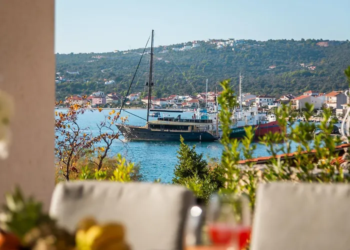 Beachfront Mila M With Pool Villa *