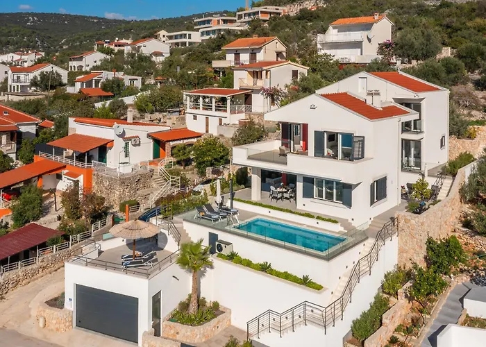 Villa Beachfront Mila M With Pool