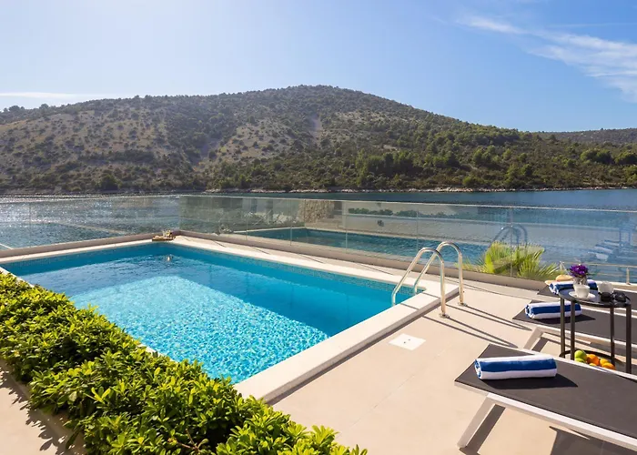 Beachfront Mila M With Pool Villa *