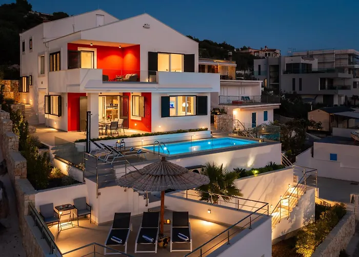 Beachfront Mila M With Pool Vinišće