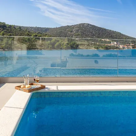 Beachfront Mila M With Pool Villa Vinisce