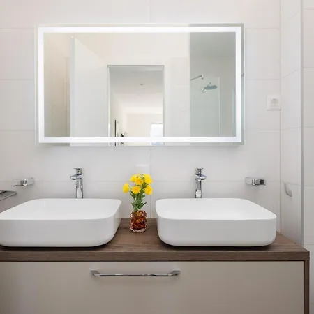 Beachfront Mila M With Pool Villa Vinisce