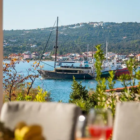 Beachfront Mila M With Pool Villa *