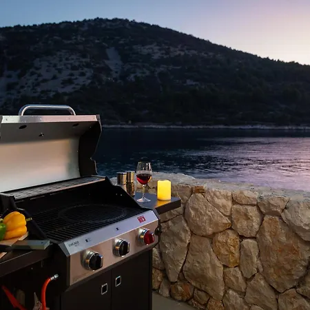 Beachfront Mila M With Pool