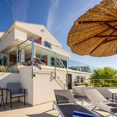 Beachfront Mila M With Pool Villa *