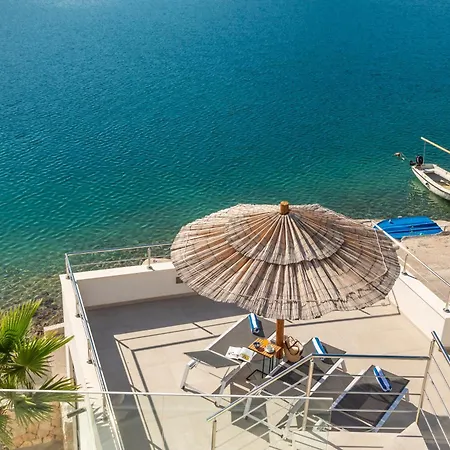 Beachfront Mila M With Pool Villa