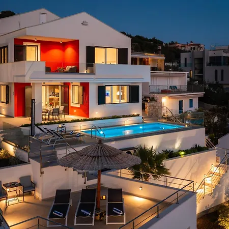 Beachfront Mila M With Pool Vinisce