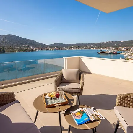 Beachfront Mila M With Pool *