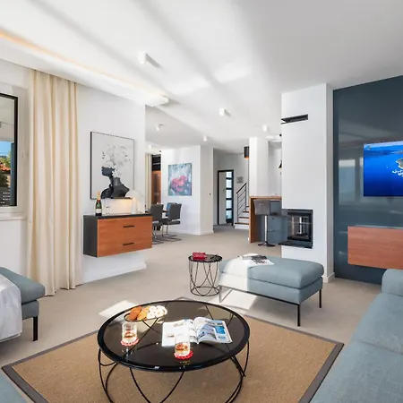 Beachfront Mila M With Pool Villa *