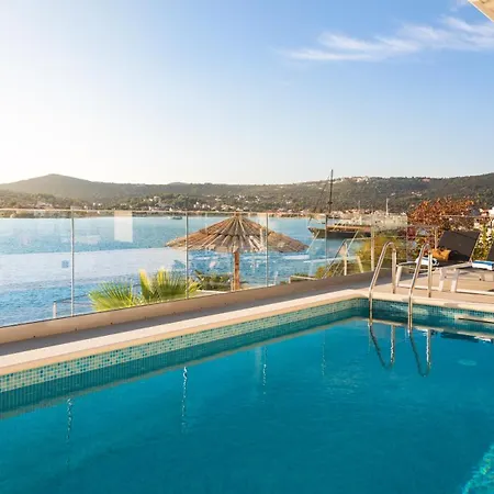 Beachfront Mila M With Pool Villa Vinisce
