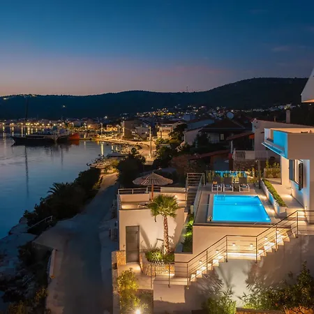 Beachfront Mila M With Pool Villa *