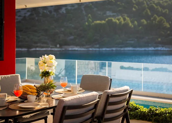 Beachfront Mila M With Pool *