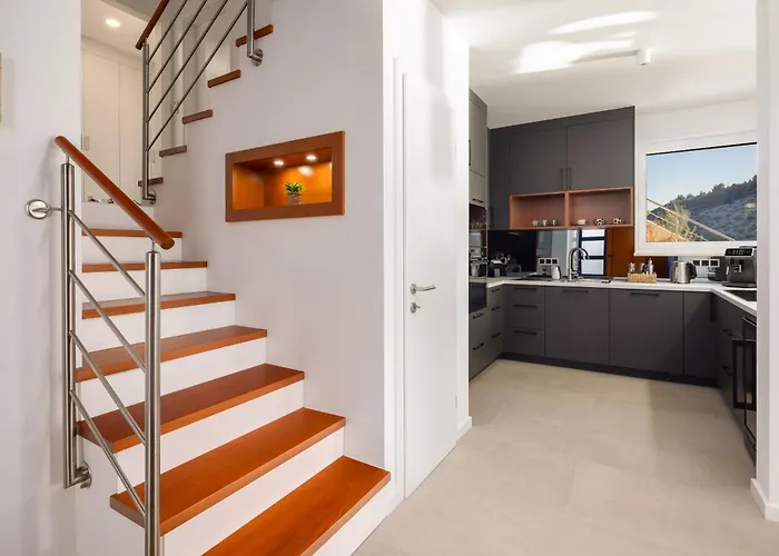 Beachfront Mila M With Pool Vila *