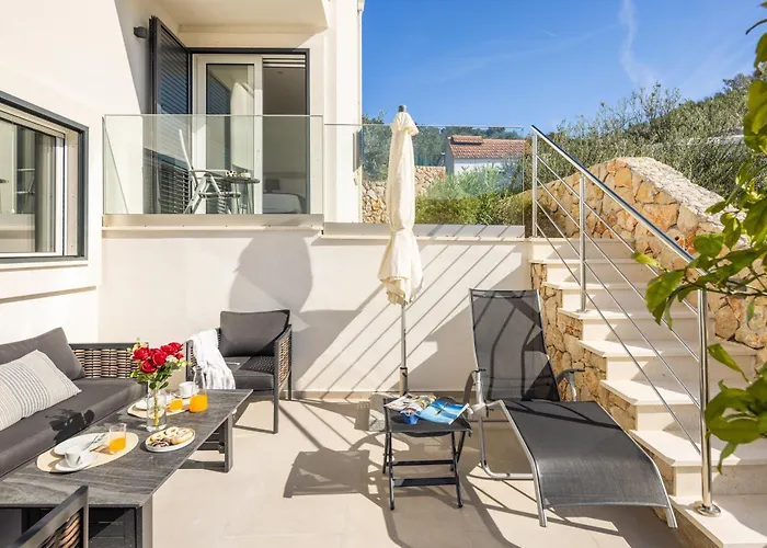 Beachfront Mila M With Pool Vinisce