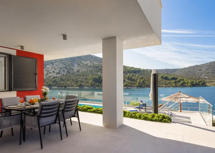 Vila Beachfront Mila M With Pool Vinisce