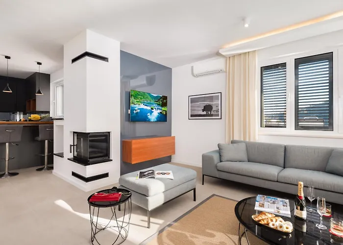 Beachfront Mila M With Pool * Vinisce