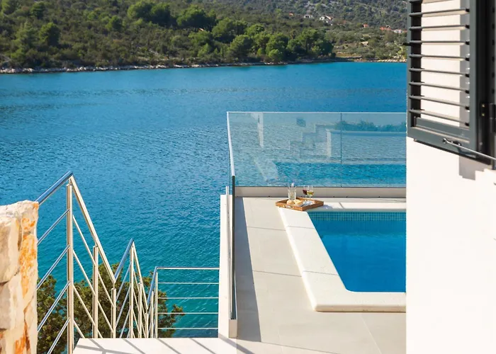 Beachfront Mila M With Pool *